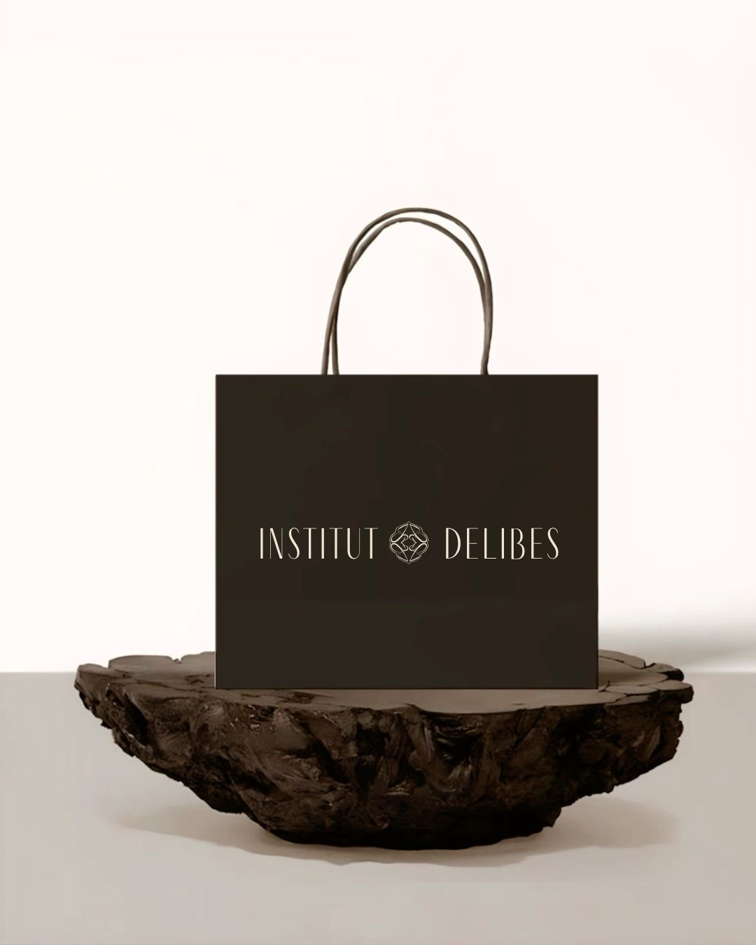 Institut Delibes — packaging et sac de marque
